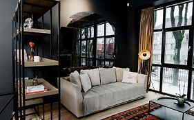 Stylish Apartment, Loft Number 7 With Office Space And Free Private Parking
